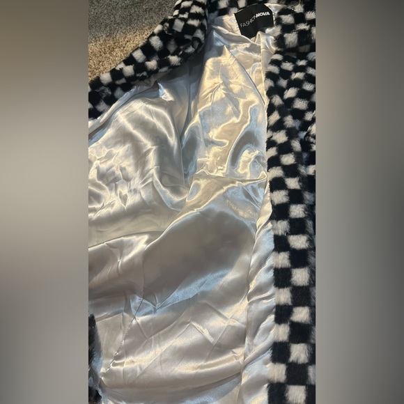 Fashion nova jacket - Picture 3 of 4